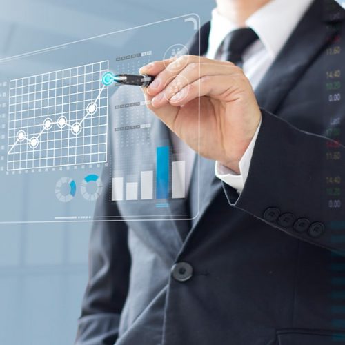 demostracion-hombre-negocios-aumentar-inversion-cuota-mercado-min